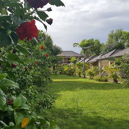 The Moonflower Bungalow Hotel Sihanoukville Exterior foto