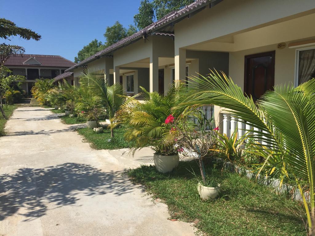 The Moonflower Bungalow Hotel Sihanoukville Exterior foto