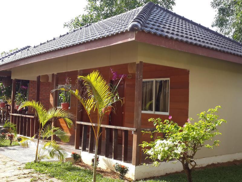 The Moonflower Bungalow Hotel Sihanoukville Exterior foto