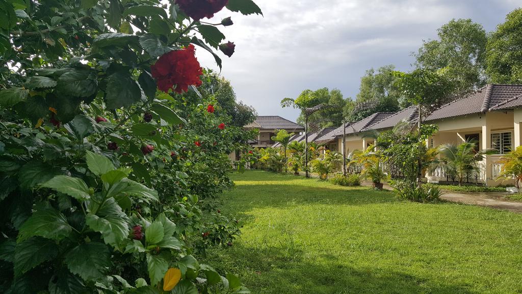 The Moonflower Bungalow Hotel Sihanoukville Exterior foto